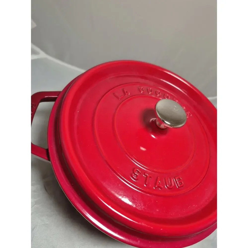 💥 Staub Dutch Oven Enameled Cast Iron France Cocotte 4 qt Cherry Red #24
